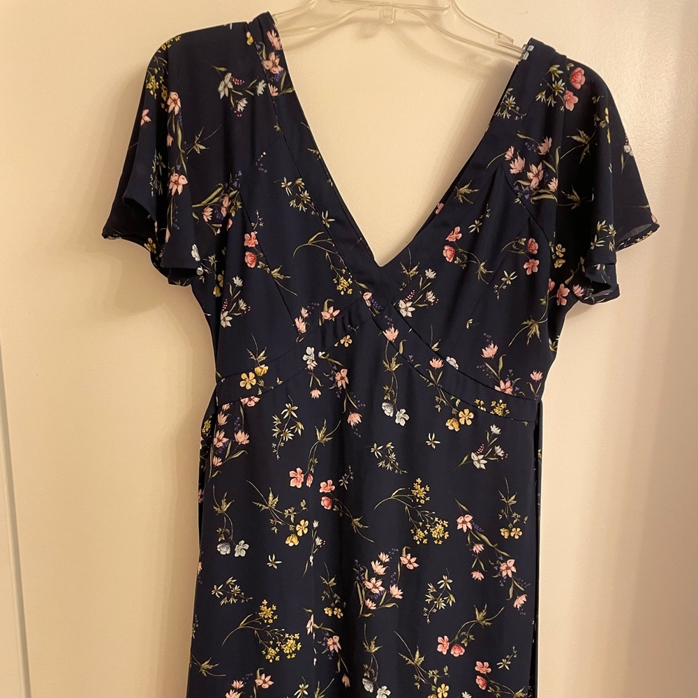 Floral, dark blue dress. Great quality!